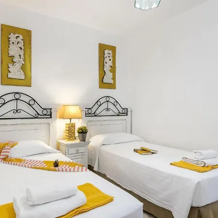 231 Parque Santiago 2 Bedroom 2 Bathroom, Wifi * Playa de las Americas (Tenerife)